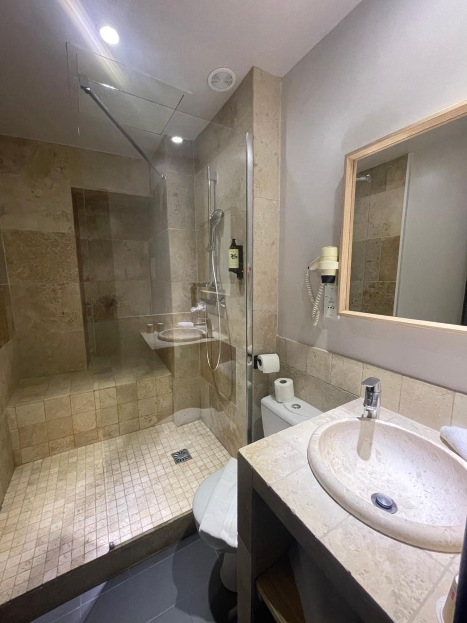 Le Victoria Boutique Hotel 상폴투아 샤토 외부 사진